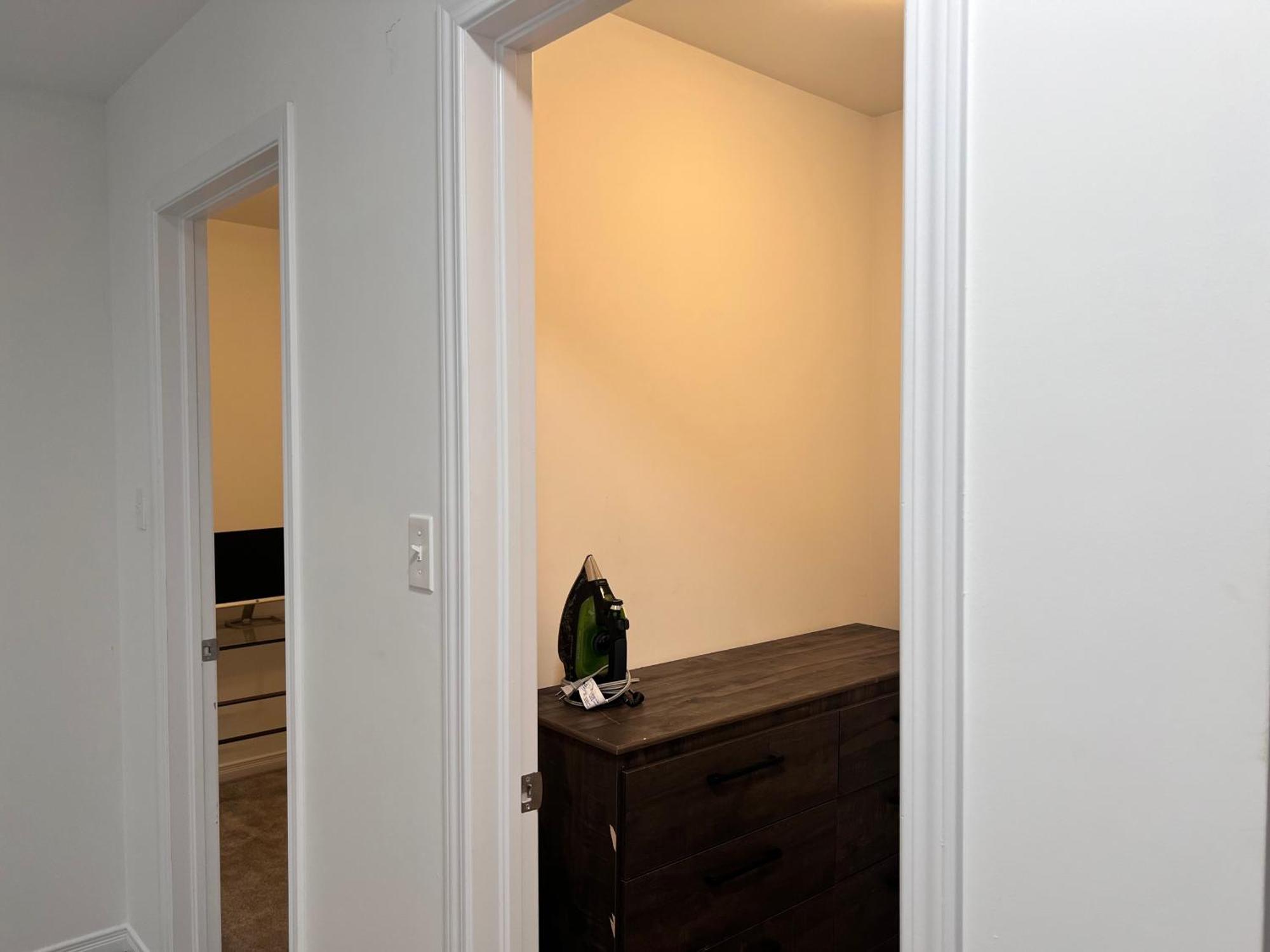 Spacious 4-Bedroom Home, Comfortably Sleeps 10 แบร์รี ภายนอก รูปภาพ