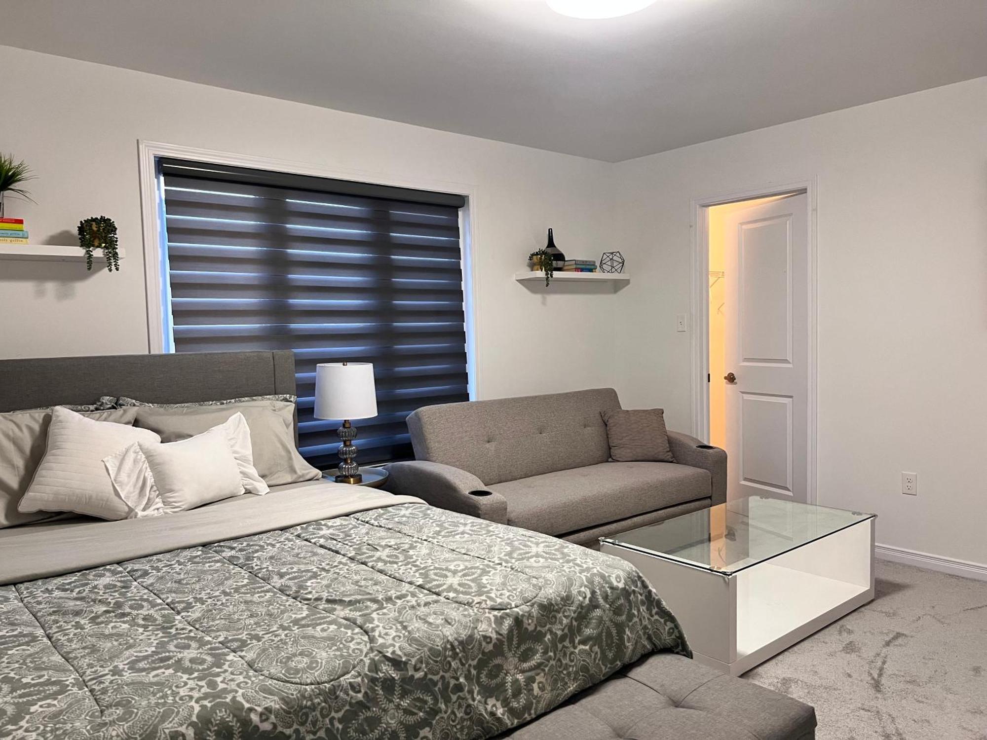 Spacious 4-Bedroom Home, Comfortably Sleeps 10 แบร์รี ภายนอก รูปภาพ