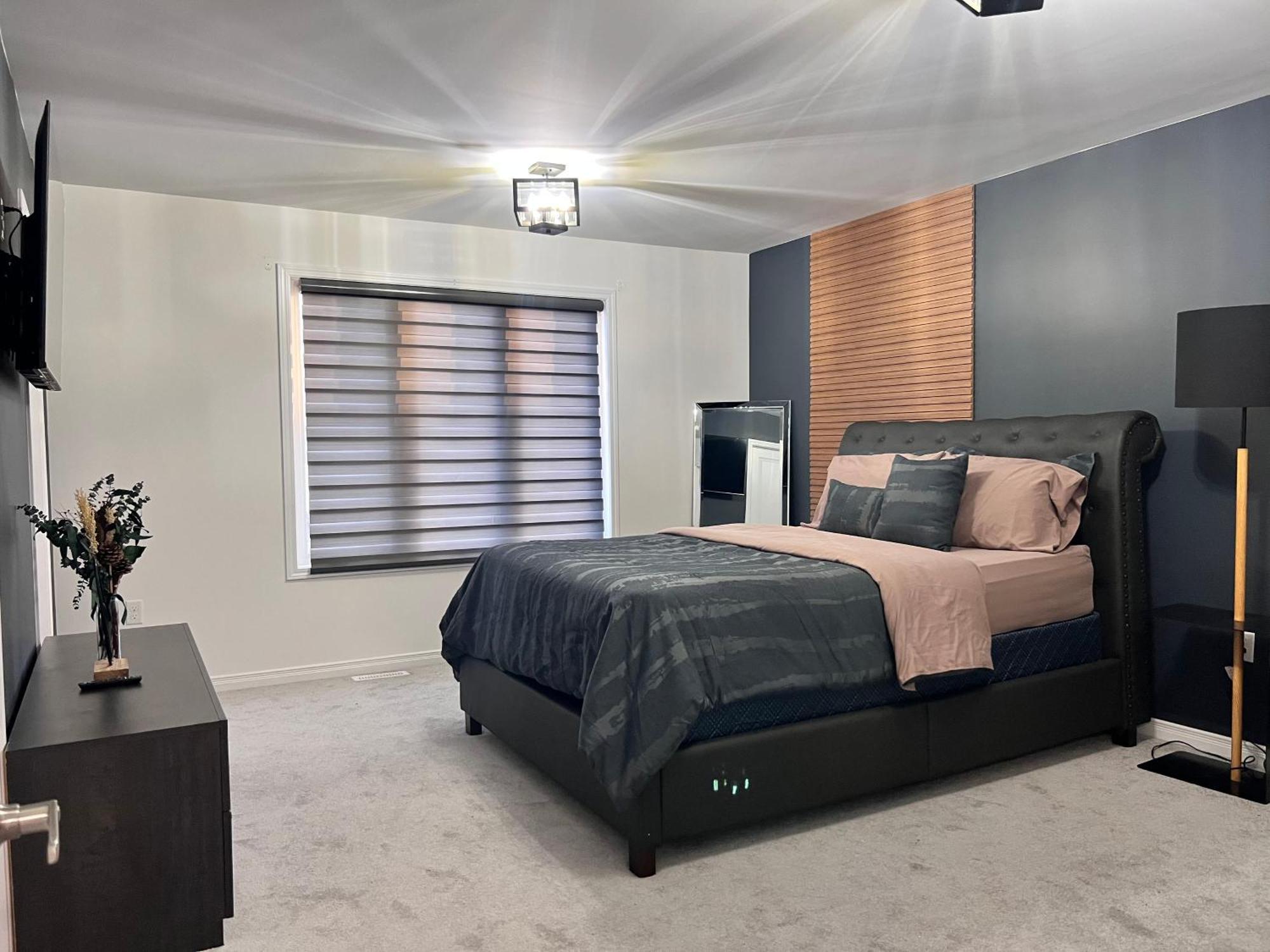 Spacious 4-Bedroom Home, Comfortably Sleeps 10 แบร์รี ภายนอก รูปภาพ