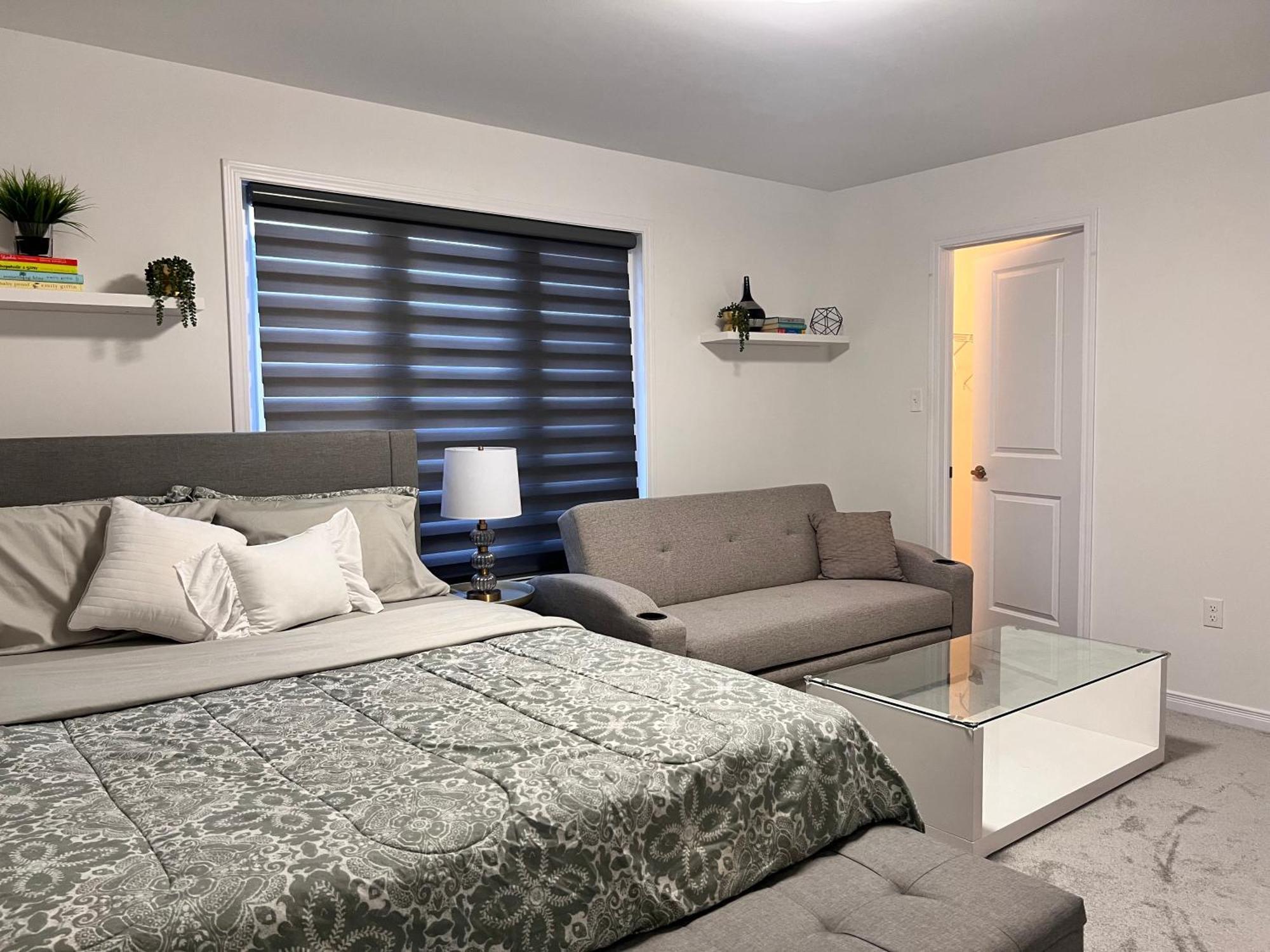 Spacious 4-Bedroom Home, Comfortably Sleeps 10 แบร์รี ภายนอก รูปภาพ