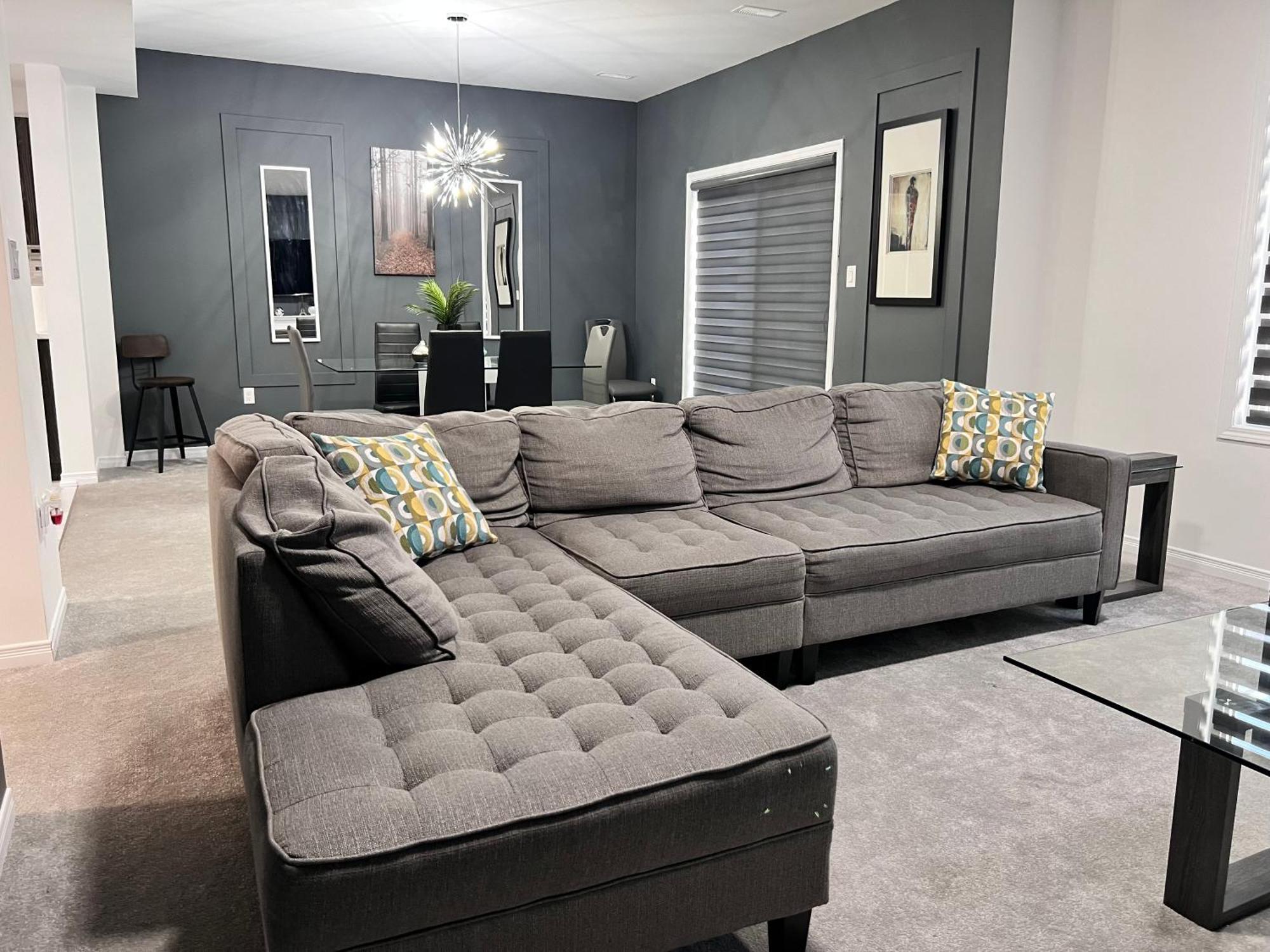 Spacious 4-Bedroom Home, Comfortably Sleeps 10 แบร์รี ภายนอก รูปภาพ